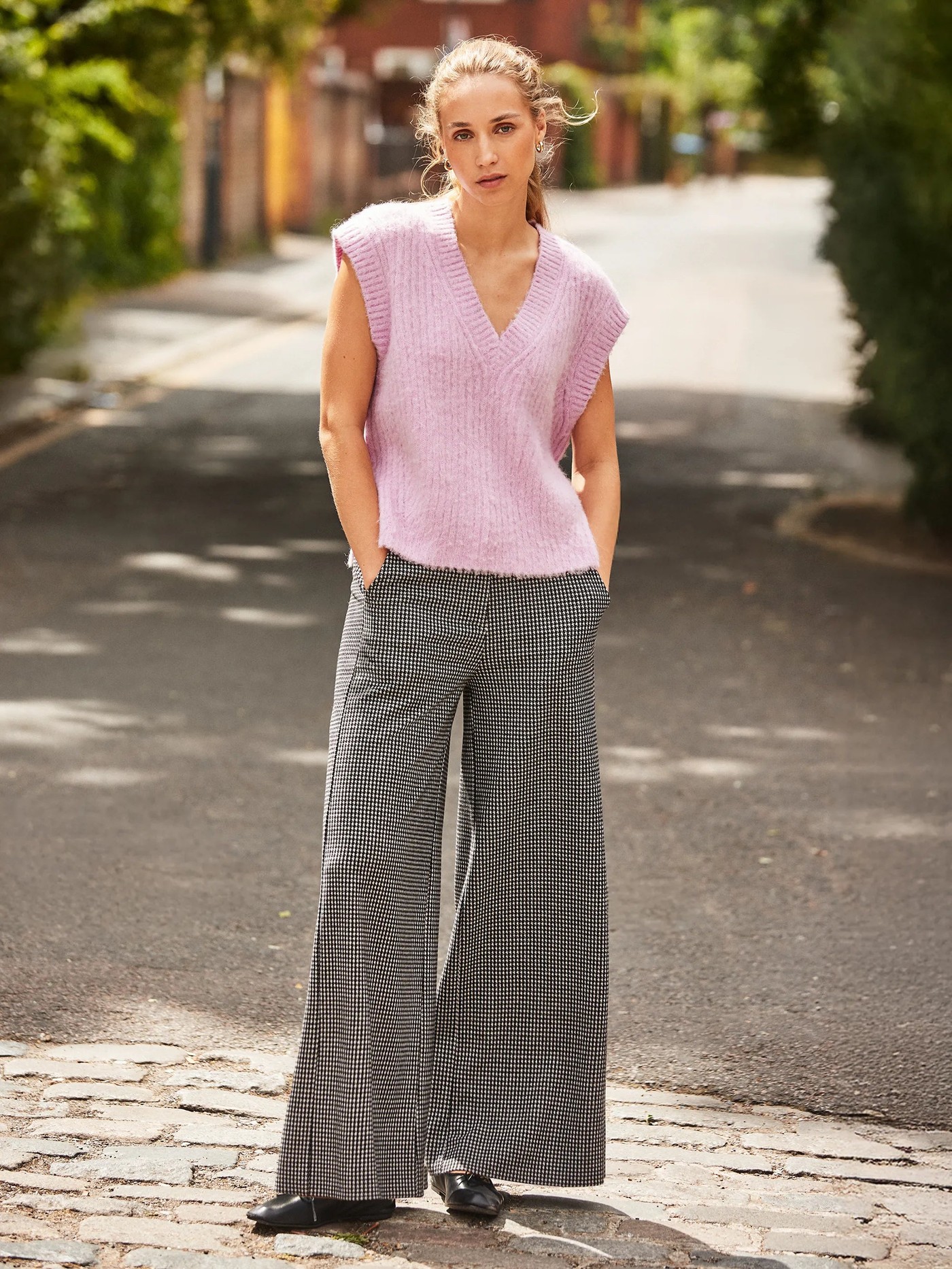 Lilac V-Neck Knit Vest with Wool and Alpaca view 3